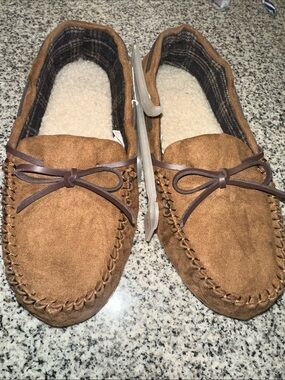Cat & Jack Brown Faux-Suede Moccasin Slippers with Bow.